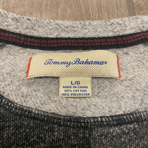 Tommy Bahama Men's Gray Long Sleeve Fleece Crewneck Pullover Sweatshirt Size L - Picture 3 of 4